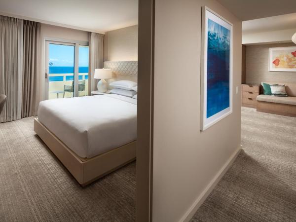 Sheraton Waikiki Beach Resort : photo 3 de la chambre *récemment rénovée* suite ohana - suite 2 chambres plus spacieuse
