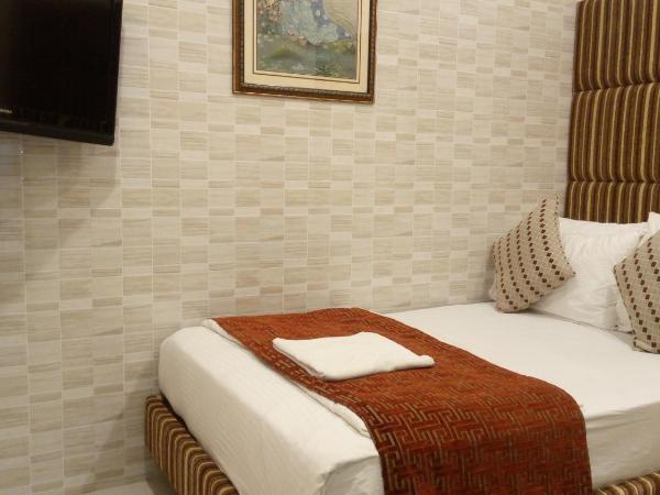 Bentley Hotel Marine Drive : photo 2 de la chambre chambre simple