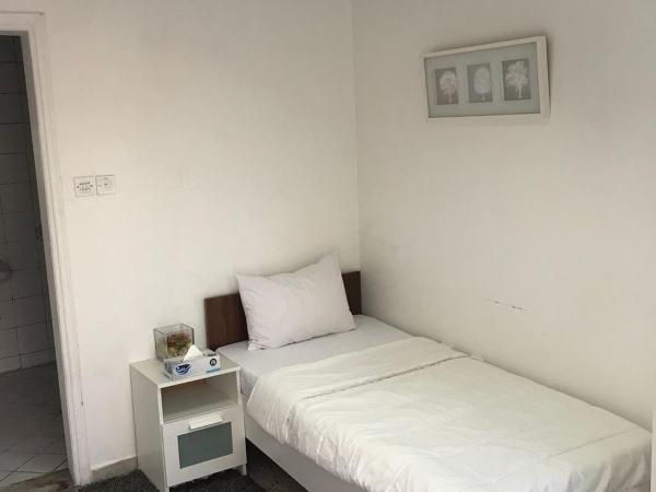 Comfortable Private Rooms in Compound Housing : photo 4 de la chambre chambre simple avec salle de bains privative