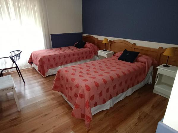 Hotel Ariel : photo 6 de la chambre chambre double ou lits jumeaux avec salle de bains privative