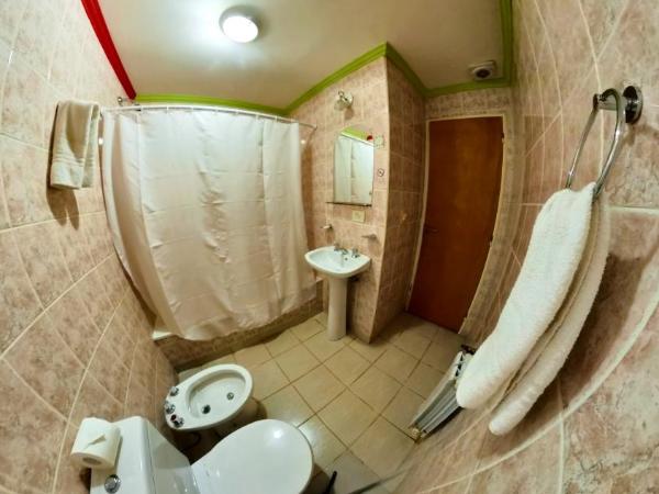 Hotel Ariel : photo 7 de la chambre chambre triple avec salle de bains privative