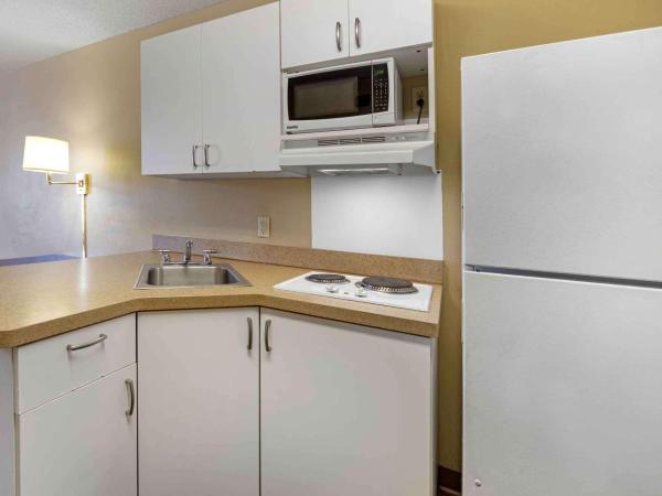 Extended Stay America Suites - Oklahoma City - NW Expressway : photo 4 de la chambre studio avec 2 lits doubles - non-fumeurs