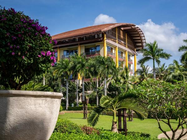 The St. Regis Sanya Yalong Bay Resort : photo 5 de la chambre chambre st. regis avec 2 lits queen-size et balcon - vue sur jardin