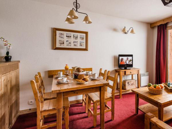 Lagrange Vacances Les Hauts de Comborcière : photo 9 de la chambre appartement 1 chambre avec alcôve (6 adultes)