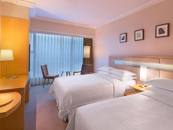 Four Points by Sheraton Shenzhen : photo 1 de la chambre chambre supérieure avec 2 lits doubles
