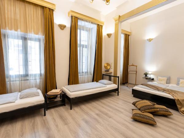 Friends Hostel & Apartments : photo 2 de la chambre studio