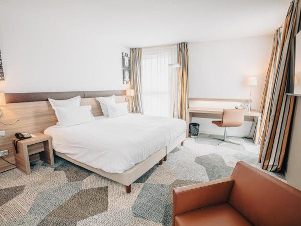 Holiday Inn Mulhouse by IHG : photo 6 de la chambre suite lit king-size avec canapé-lit