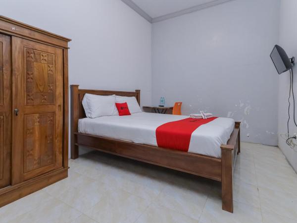 RedDoorz At Pondok Candra : photo 8 de la chambre chambre double standard