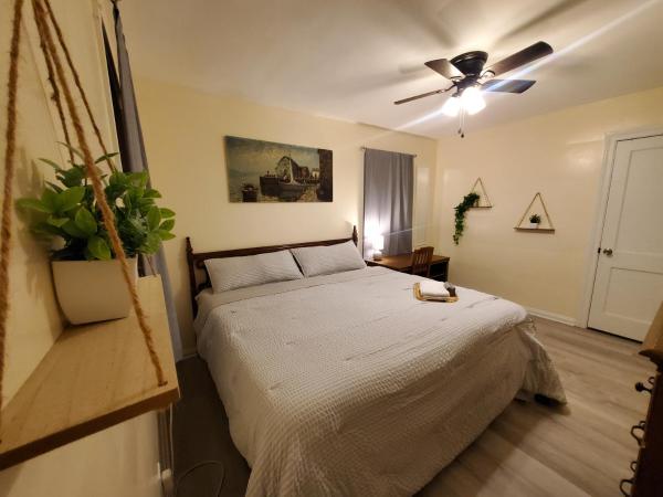 Guest Suit Room Near Downtown UofL,Airport&ExpoCenter : photo 1 de la chambre chambre simple