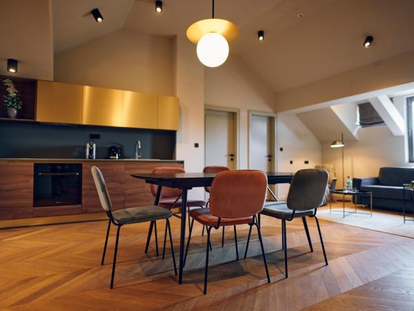 Hotel Republika : photo 3 de la chambre appartement supérieur 3 chambres - grand standing