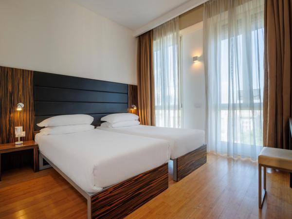 IH Hotels Milano Centrale : photo 2 de la chambre chambre double Économique - dépendance