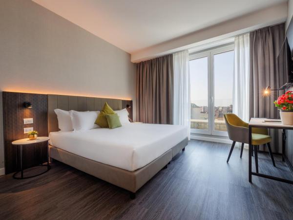 IH Hotels Milano Centrale : photo 2 de la chambre chambre double deluxe avec balcon