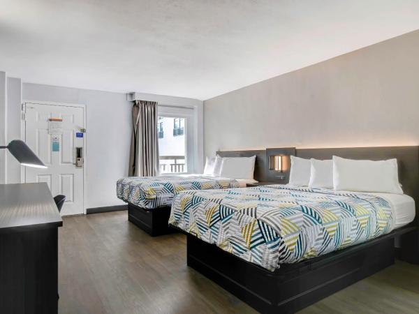 Motel 6 Atlanta, Ga - Midtown : photo 5 de la chambre chambre avec 2 lits doubles et mini-réfrigérateur - fumeurs