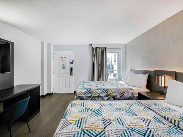 Motel 6 Atlanta, Ga - Midtown : photo 8 de la chambre chambre avec 2 lits doubles et mini-réfrigérateur - fumeurs