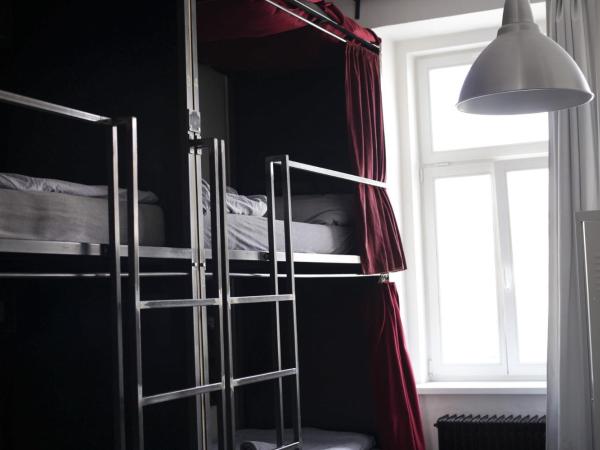Wake Up Wellness Hostel : photo 4 de la chambre lit dans dortoir 6 lits