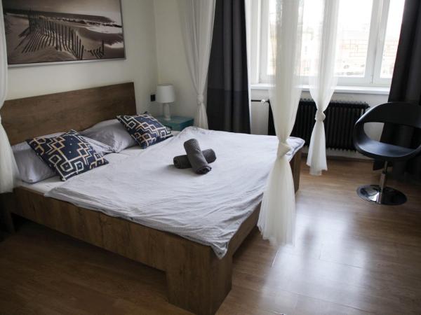 Wake Up Wellness Hostel : photo 2 de la chambre chambre double avec salle de bains commune