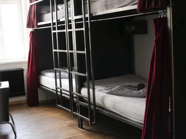 Wake Up Wellness Hostel : photo 3 de la chambre lit superposé dans dortoir mixte