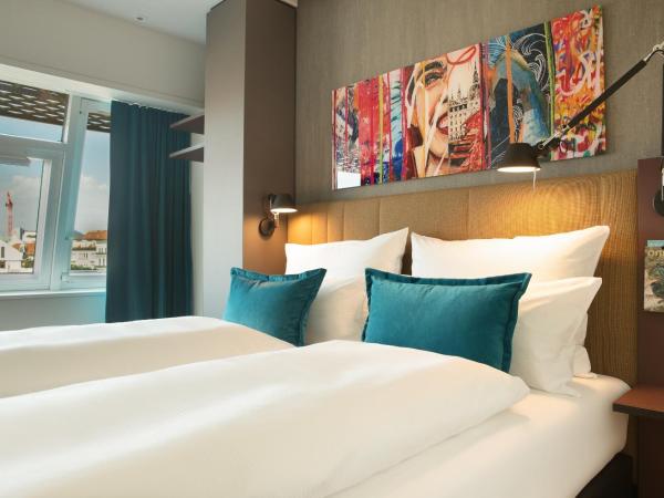 Motel One Graz : photo 8 de la chambre chambre lit king-size standard