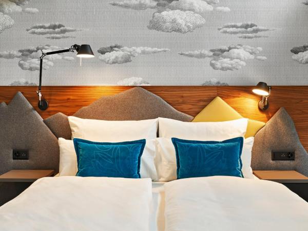 Motel One Zürich : photo 9 de la chambre chambre lit queen-size 