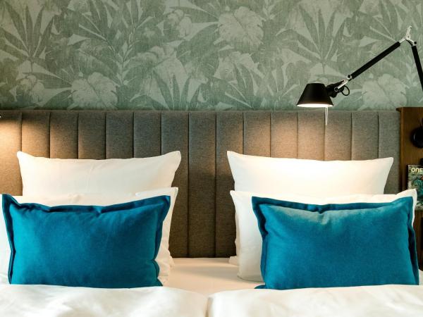 Motel One Bonn-Hauptbahnhof : photo 2 de la chambre chambre standard lit queen-size