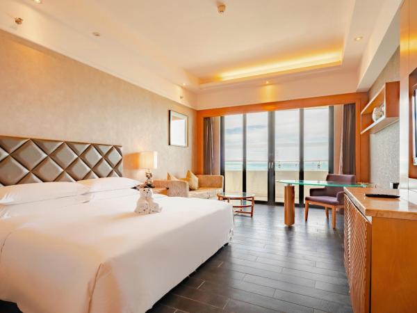 Four Points by Sheraton Hainan, Sanya : photo 1 de la chambre premium ocean view room,guest room, 1 king, ocean view, high floor, balcony