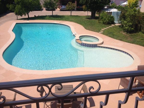 Villa Cezanne : photo 3 de la chambre studio - vue sur piscine 