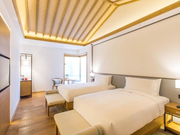 The Sifang Hotel Nanjing, Autograph Collection : photo 4 de la chambre chambre lits jumeaux - vue sur lac