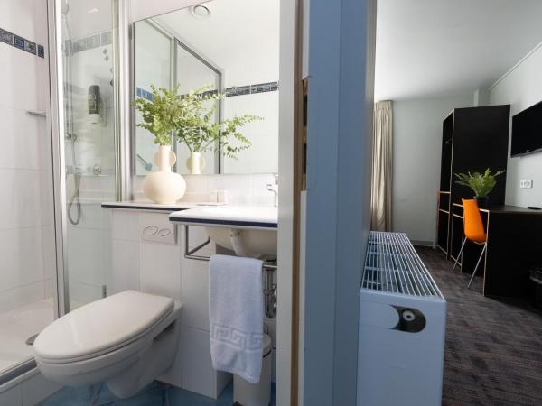 Multatuli Hotel : photo 6 de la chambre chambre quadruple