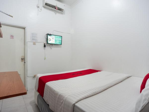 RedDoorz Syariah near PGC Cililitan : photo 6 de la chambre chambre double standard