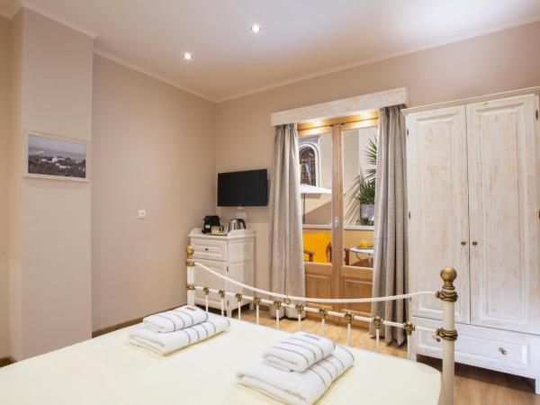 BELLA VITA boutique hotel lefkada : photo 8 de la chambre chambre lit king-size deluxe