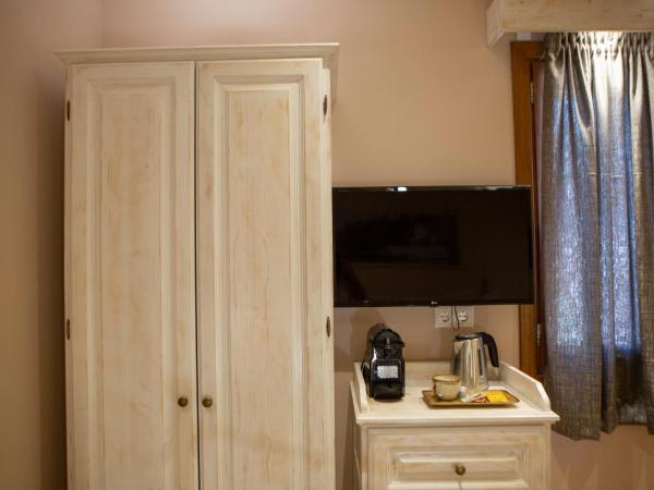 BELLA VITA boutique hotel lefkada : photo 1 de la chambre chambre double deluxe avec balcon