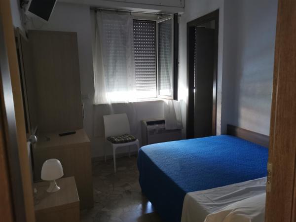 HOTEL BISSI : photo 9 de la chambre chambre double avec salle de bains privative