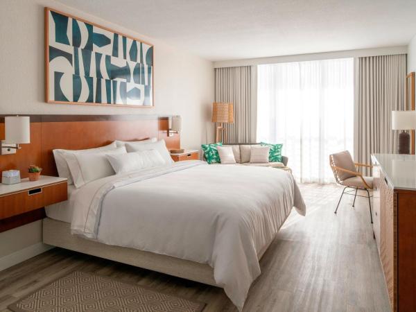 The Westin Fort Lauderdale Beach Resort : photo 1 de la chambre chambre traditionnelle avec 1 lit king-size
