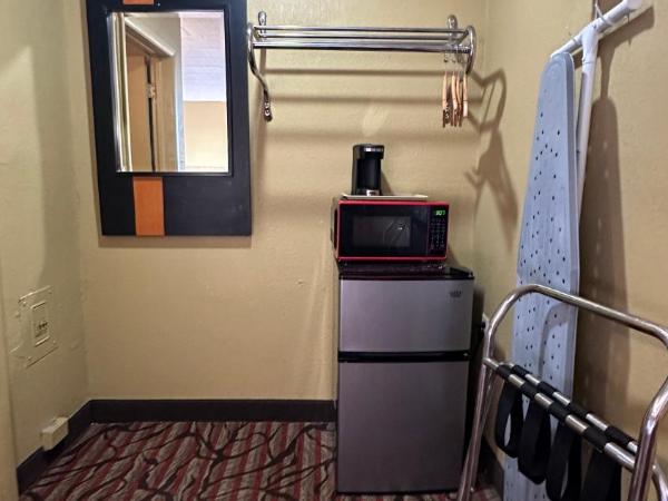 B'more Inn Motel : photo 3 de la chambre chambre double ou lits jumeaux