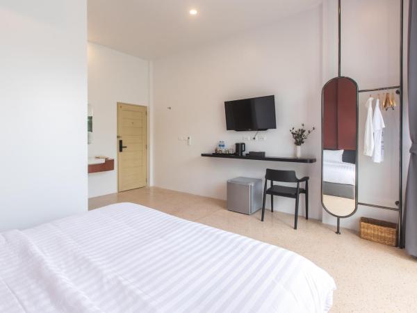 The Elements Boutique House : photo 3 de la chambre chambre lit king-size avec balcon