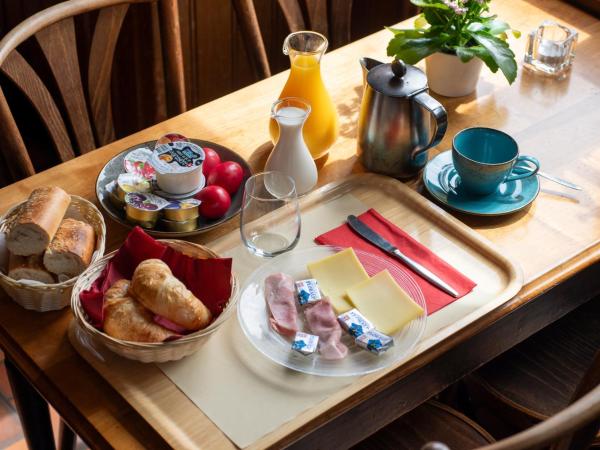 Hotel de la Place : photo 6 de la chambre suite junior avec balcon