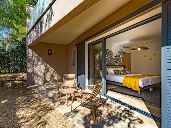 Le Refuge - Gigaro Lodges : photo 1 de la chambre chambre double avec terrasse