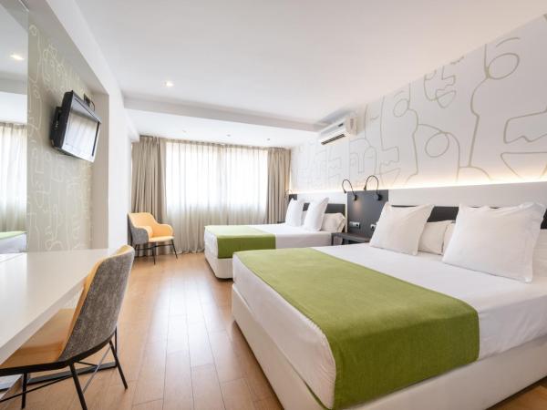 Climia Benidorm Plaza : photo 1 de la chambre chambre familiale (2 adultes + 1 enfant)