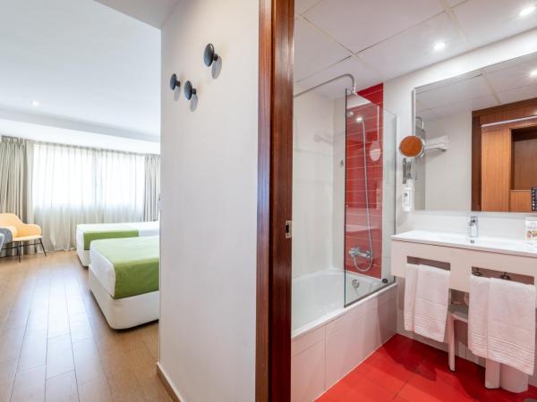 Climia Benidorm Plaza : photo 4 de la chambre chambre familiale (2 adultes et 2 enfants)