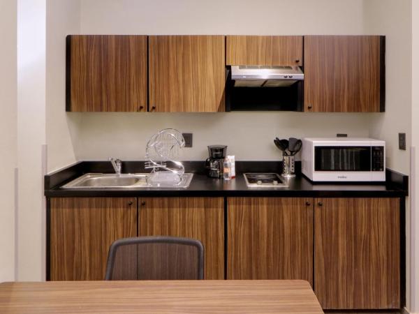 City Express Suites by Marriott Ciudad de México Santa Fe : photo 4 de la chambre suite 2 chambres avec 1 lit queen-size et 2 lits doubles