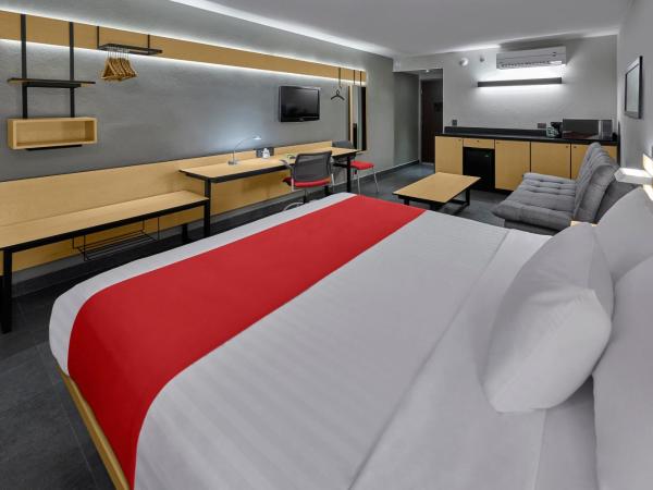 City Express by Marriott Veracruz : photo 1 de la chambre chambre lit queen-size supérieure avec canapé-lit - vue sur océan