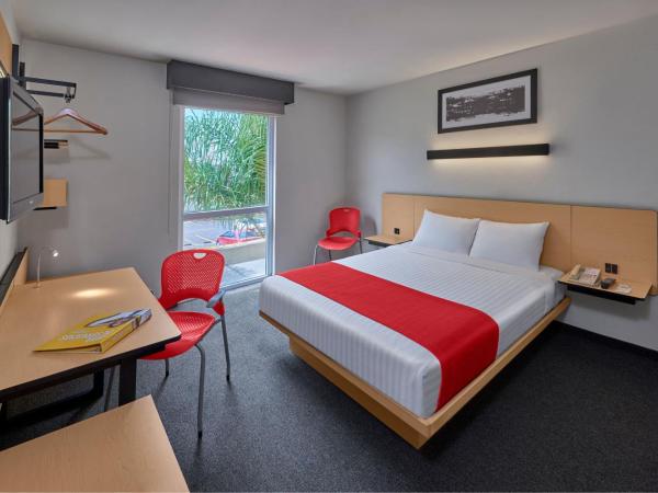 City Express by Marriott Queretaro Jurica : photo 2 de la chambre chambre lit queen-size 