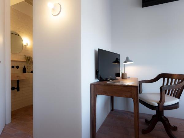 Columbano Suites - Self Check In Accomodations - Praça de Espanha, Sete Rios - Bookable parking : photo 6 de la chambre chambre deluxe