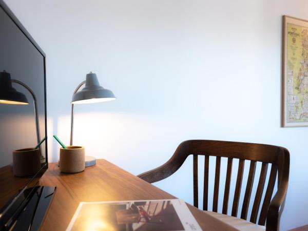 Columbano Suites - Self Check In Accomodations - Praça de Espanha, Sete Rios - Bookable parking : photo 5 de la chambre chambre deluxe