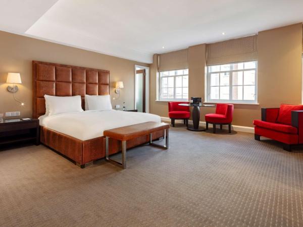 The May Fair, A Radisson Collection Hotel, Mayfair London : photo 1 de la chambre chambre de luxe collection
