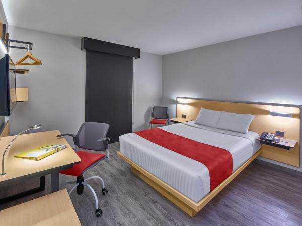 City Express by Marriott Queretaro : photo 1 de la chambre chambre lit queen-size