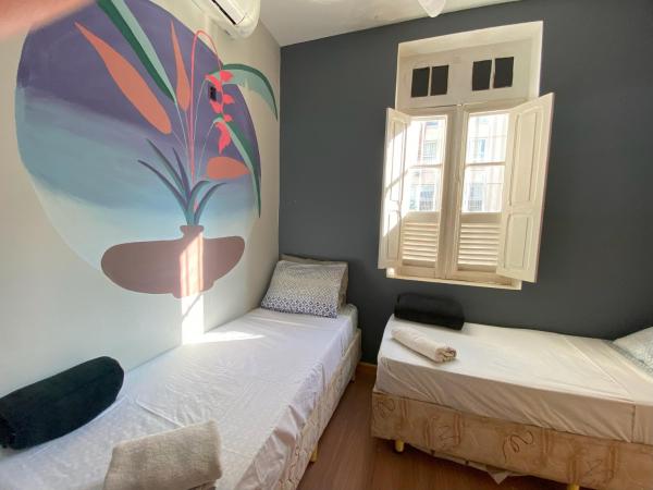 Aurora Hostel Rio : photo 3 de la chambre chambre double ou lits jumeaux avec salle de bains