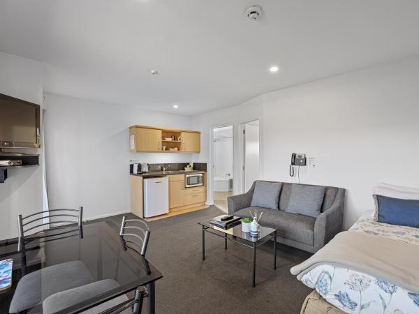 Lorenzo Motor Lodge : photo 4 de la chambre appartement 1 chambre avec baignoire spa