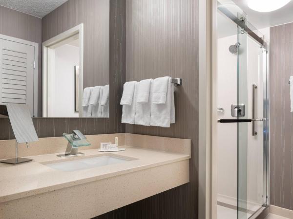 Courtyard by Marriott Las Vegas Convention Center : photo 4 de la chambre chambre lit king-size avec canapé-lit