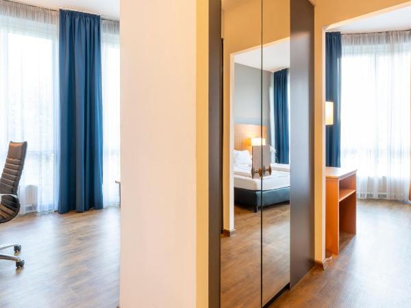 PLAZA Premium Köln : photo 3 de la chambre suite junior